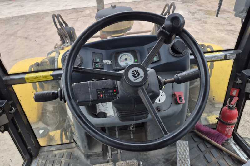 OmecoHub - Immagine NEW HOLLAND LB115B